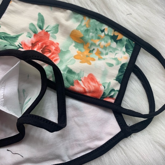 MASK! NEW White Floral filter pocket mask - Picture 2 of 2